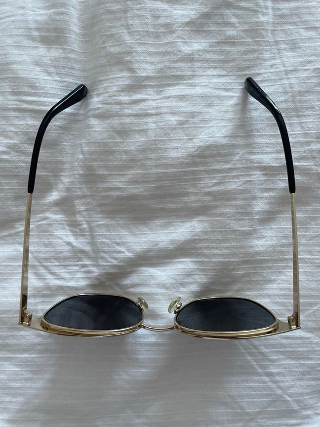 Gafas Polaroid - Negras y Doradas