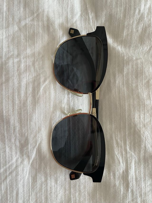 Gafas Polaroid - Negras y Doradas