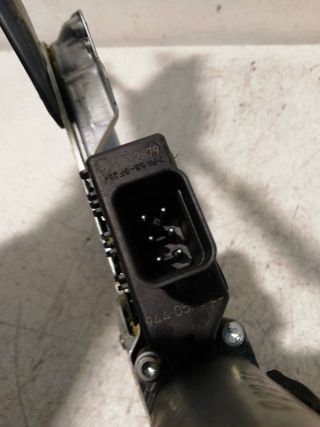 MOTOR ELEVALUNAS DELANTERO IZQUIERDO OPEL ASTRA H CARAVAN 1.