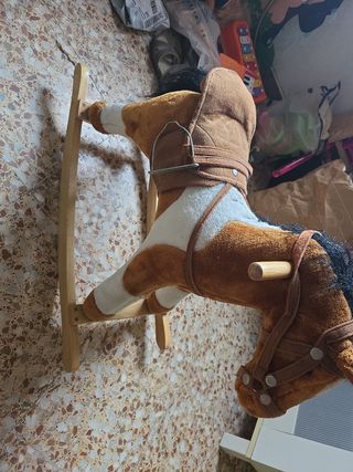 Caballo balancín madera infantil