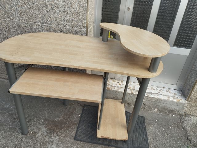 Escritorio curvo madera-metal