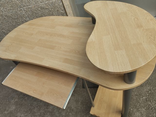 Escritorio curvo madera-metal