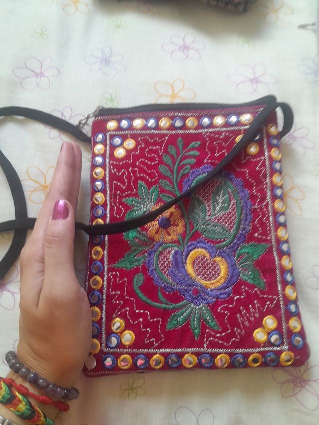 Bolso bandolera artesanal rosa , poco uso