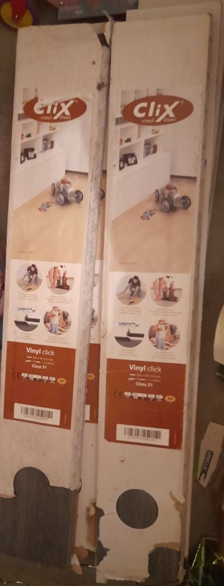 Suelo vinílico Clix - 10 cajas, 20 m2 aproximado.