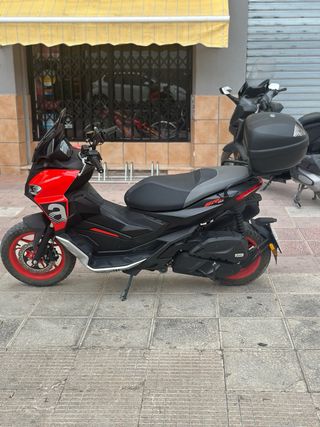 Aprilia SR GT 125 - Scooter
