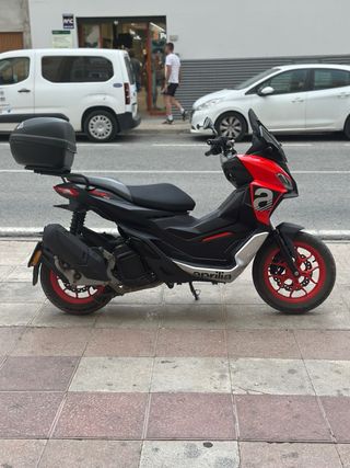 Aprilia SR GT 125 - Scooter