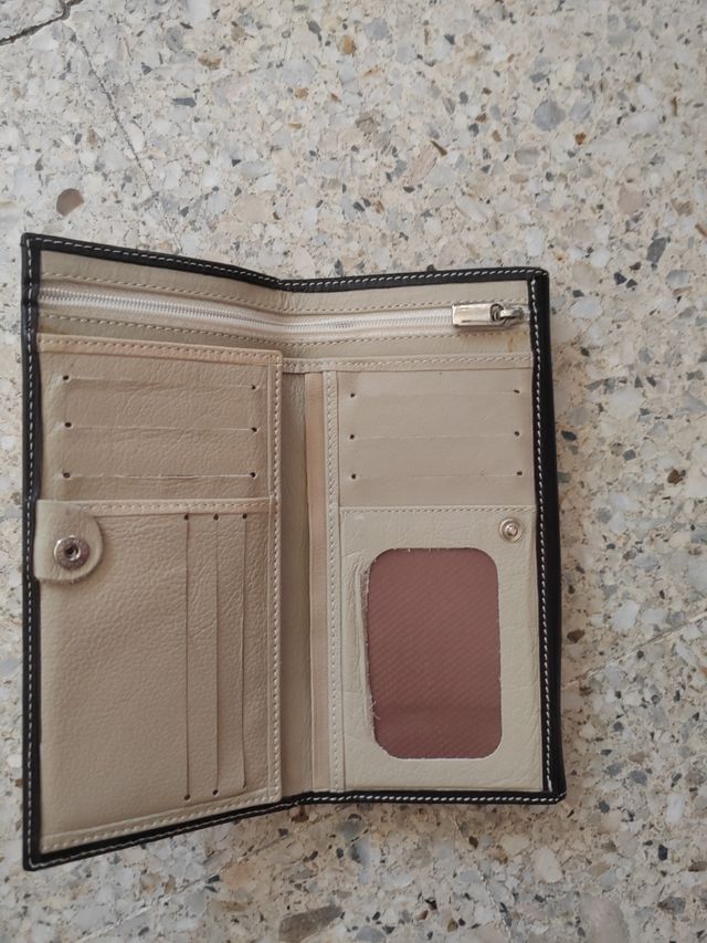 Cartera piel beige y marrón