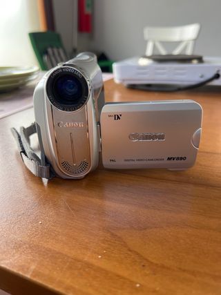Canon MV890 - Videocamera digitale