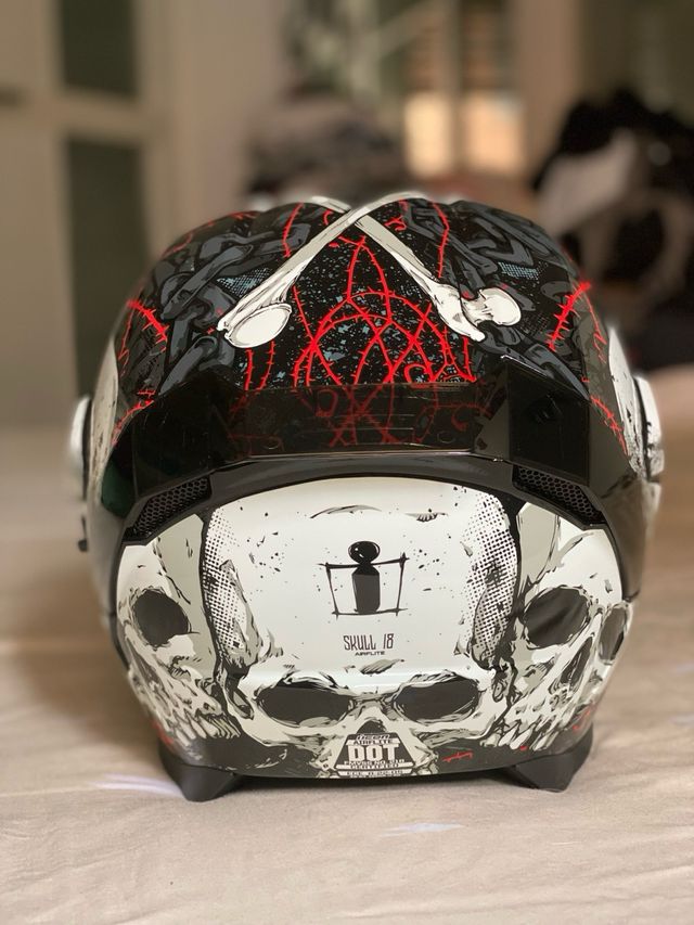 Casco Icon Airflite Skull