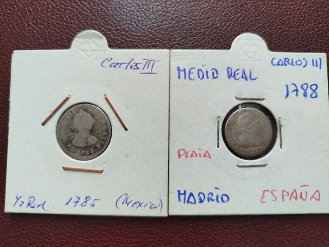 2 Monedas de  1/2 real de plata de Carlos III 