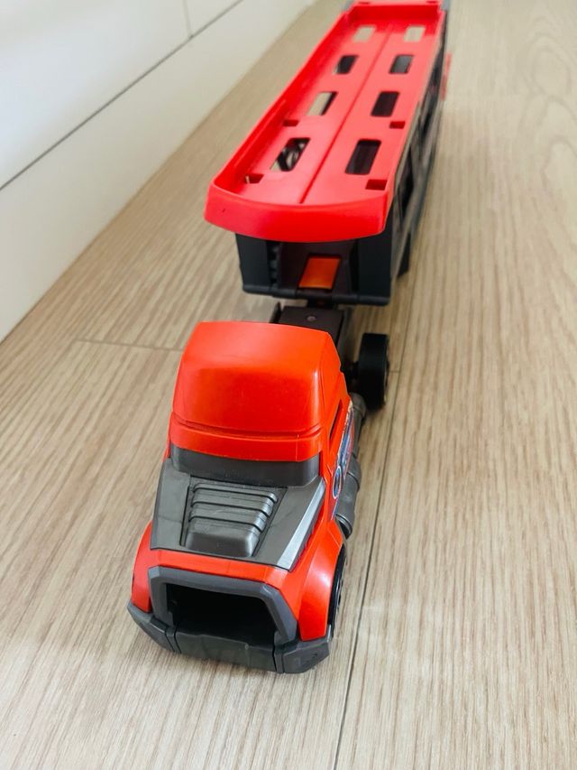 Juguete camión para coches