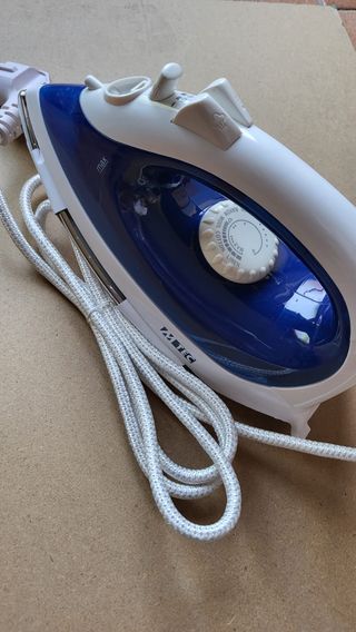 Plancha Mtec Vapor - ¡Como nueva! 1200W