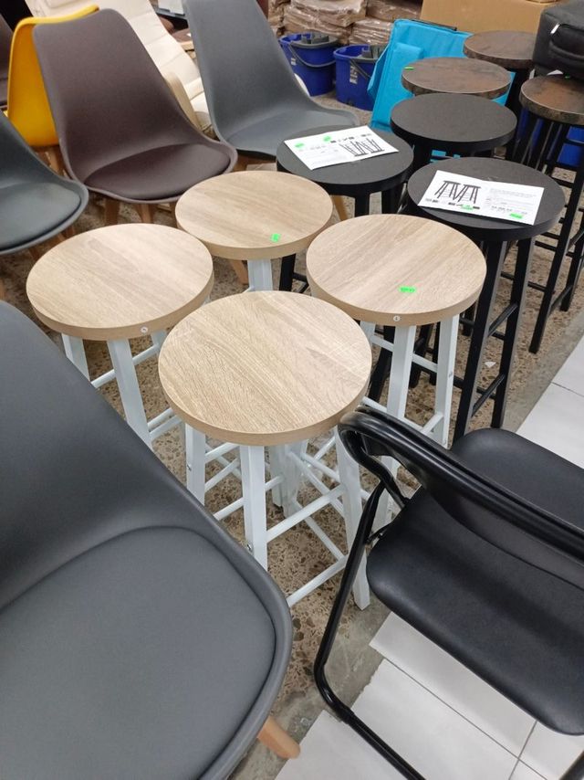 Taburete alto negro metal y madera