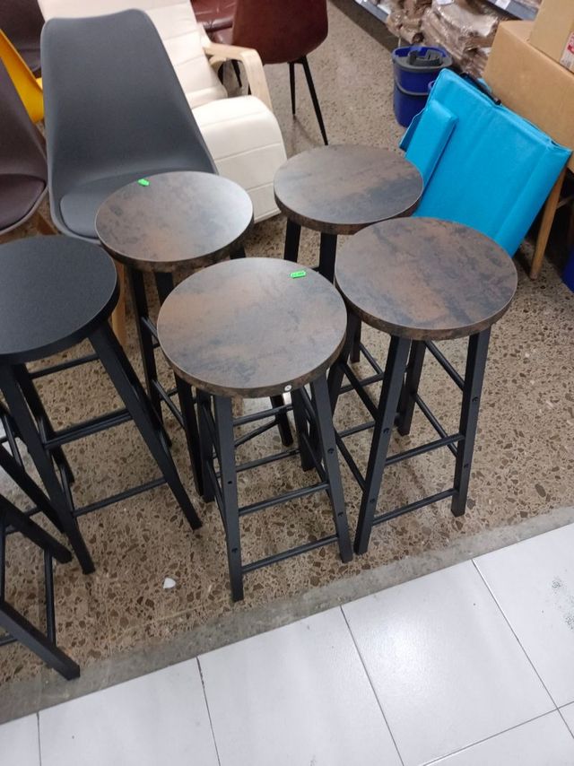 Taburete alto negro metal y madera