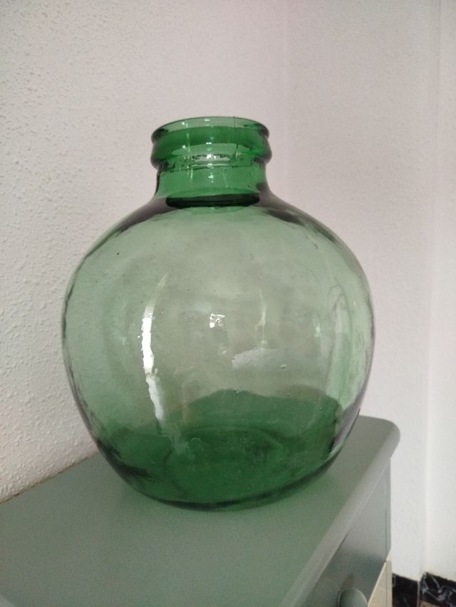 Damajuana vidrio verde antigua de boca ancha .