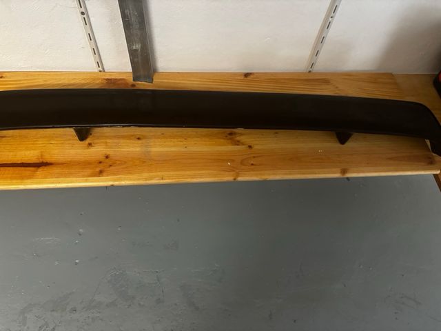 Alerón trasero coche