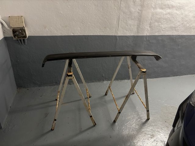 Alerón trasero coche