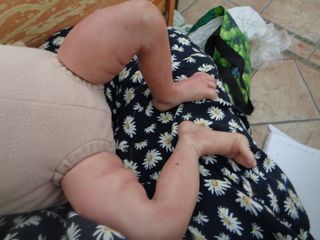 muñeco reborn de 42 cm, con los ojos cerrado . con