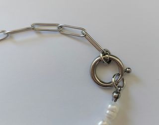 Pulsera perlas y cadena de eslabones 