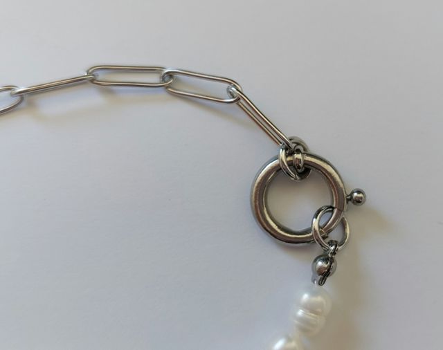 Pulsera perlas y cadena de eslabones