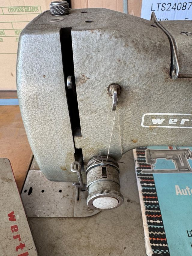 Máquina coser Wertheim AZ antigua