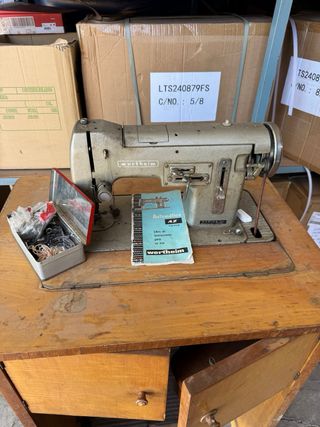 Máquina coser Wertheim AZ antigua