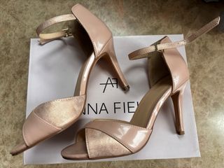 Sandalias tacón rosa Anna Field