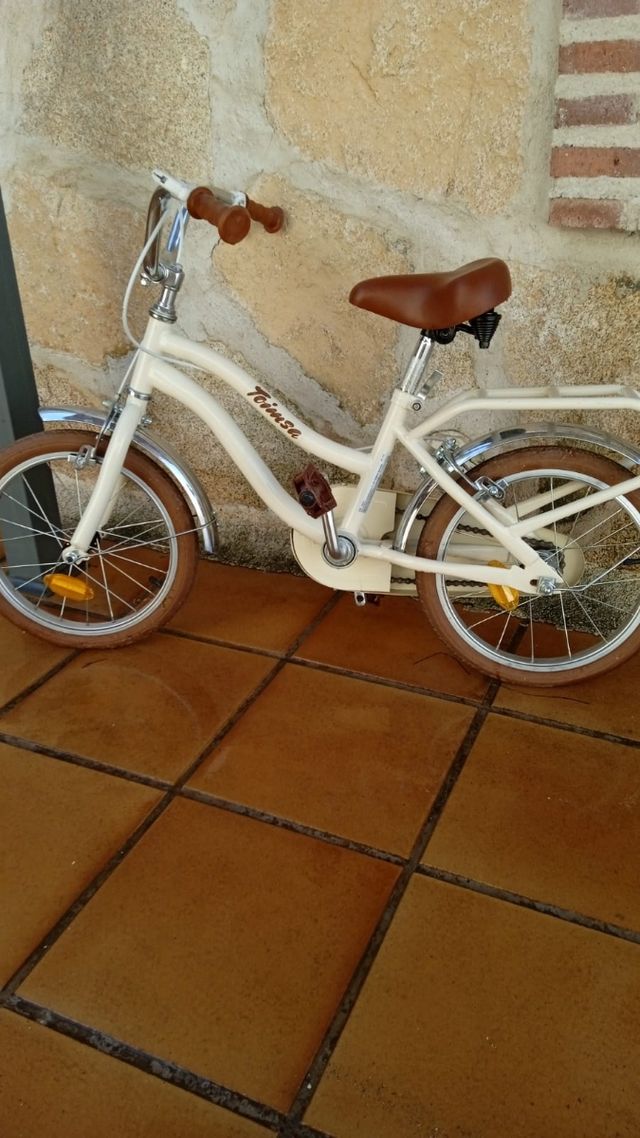 Bicicleta niña, perfecta. Hasta unos 7 años