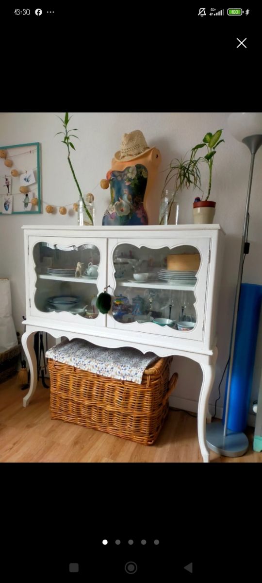 Vitrina blanca restaurada