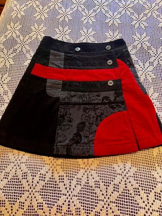 Mini Falda Desigual negra-roja.Algodòn