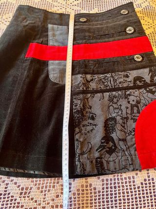 Mini Falda Desigual negra-roja.Algodòn