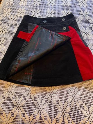 Mini Falda Desigual negra-roja.Algodòn