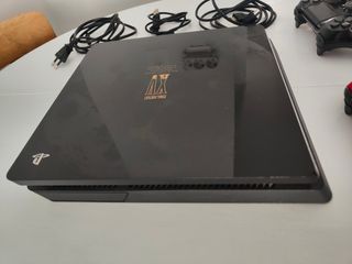 PS4 (PlayStation 4) Slim 1TB - Final Fantasy XV Ed