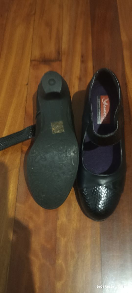 Zapatos Yamaes negros