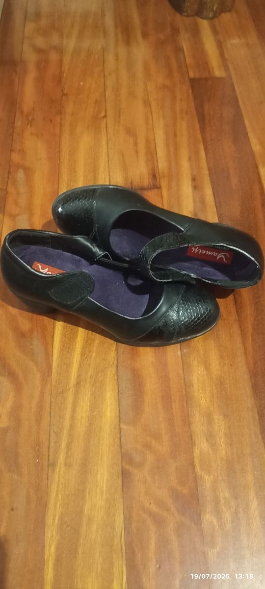 Zapatos Yamaes negros