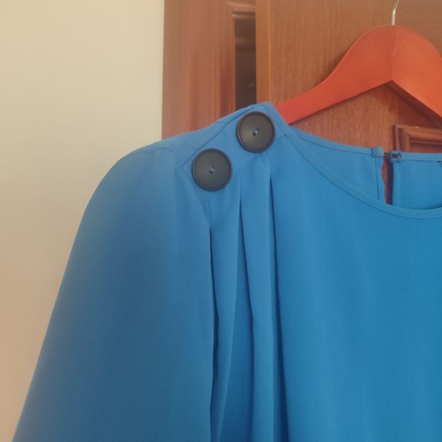 Blusa azul manga larga