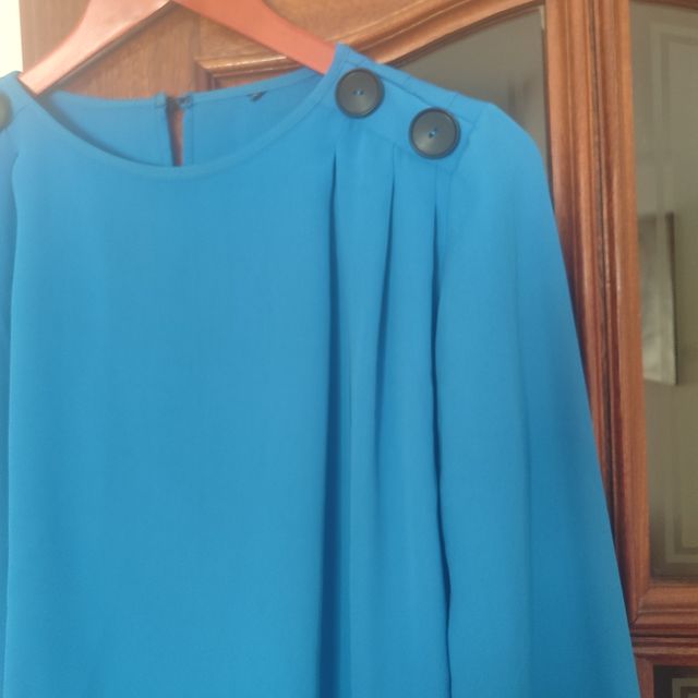 Blusa azul manga larga