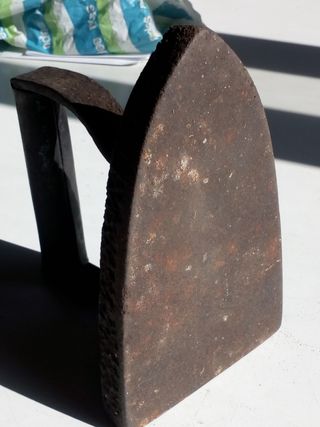 Plancha antigua de hierro