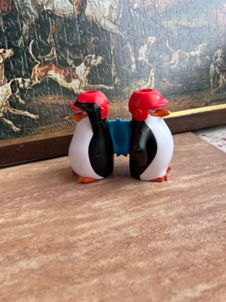 lote juguetes (coche, pistolas, prismaticos, muñcs