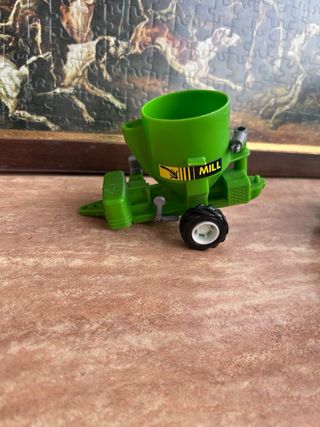 lote juguetes (coche, pistolas, prismaticos, muñcs