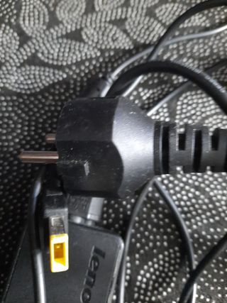Cargador Lenovo - 65W