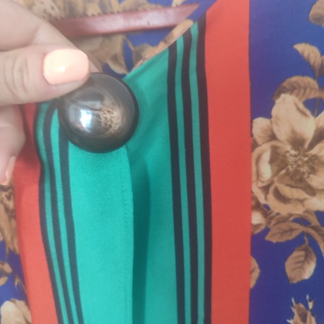 Blusa Zara floral multicolor