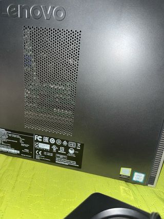 Lenovo PC + teclado y ratón