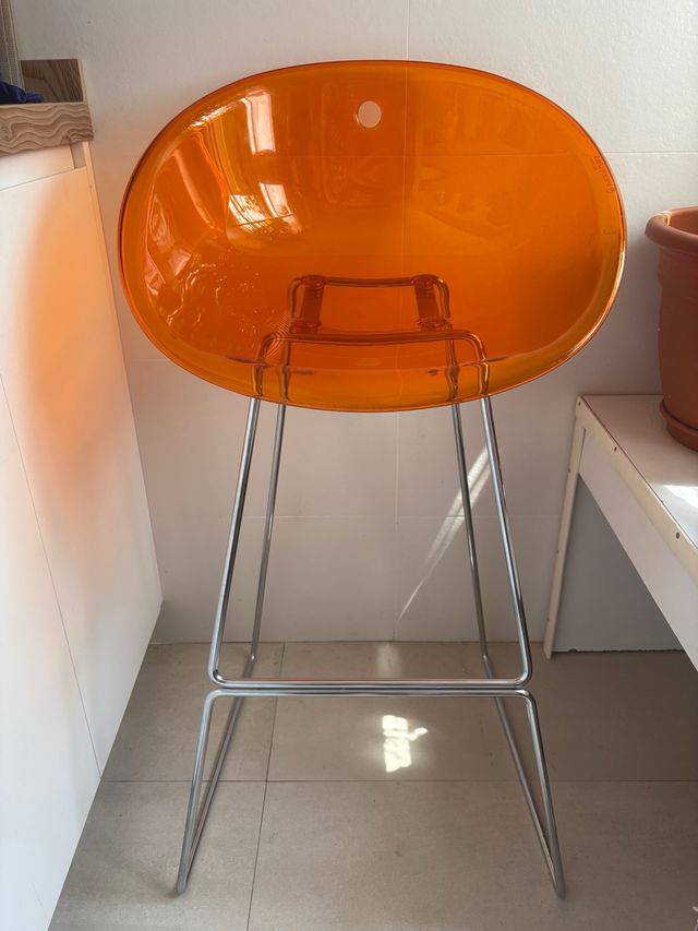 Taburete alto diseño moderno naranja