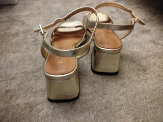 Sandalias Latouche doradas, talla 37