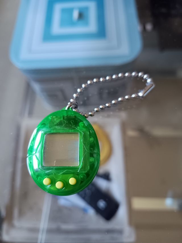 Tamagotchi verde | Mini mascota virtual