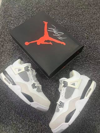 Zapatillas Jordan 4 Retro Blanco Militar