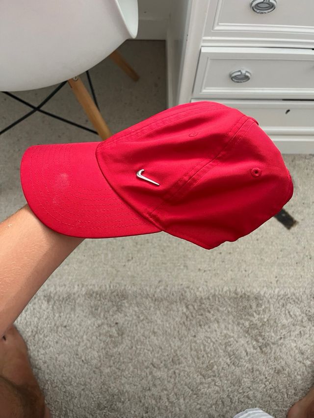 Gorra Nike roja