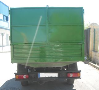 Camión Nissan Cabstar 2006