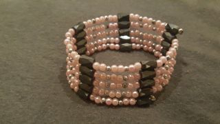 Pulsera magnética rosa, plateada y negra